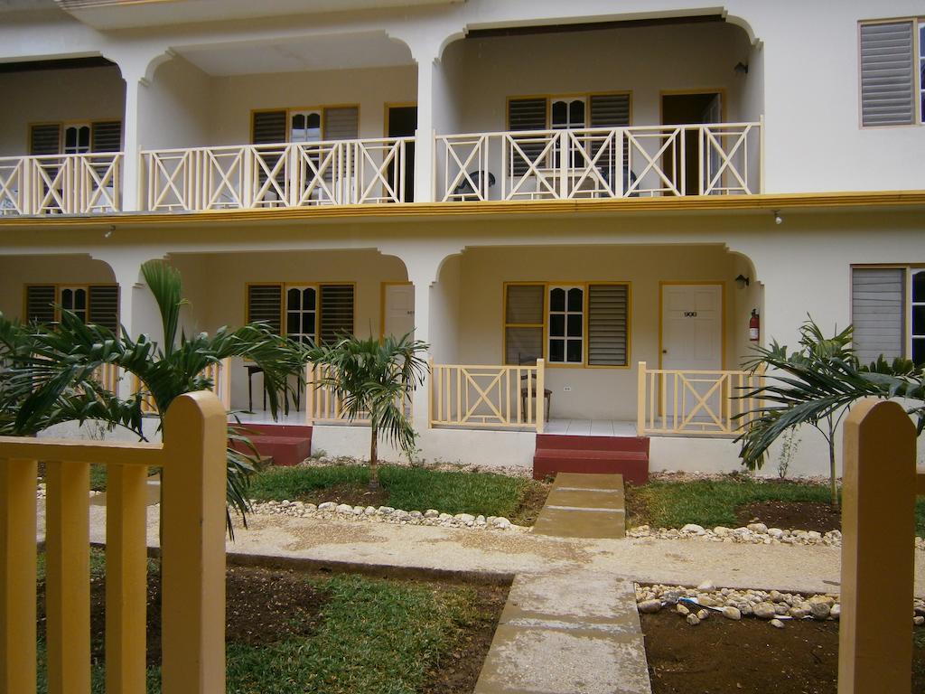 Coral Seas Beach Negril Exterior photo