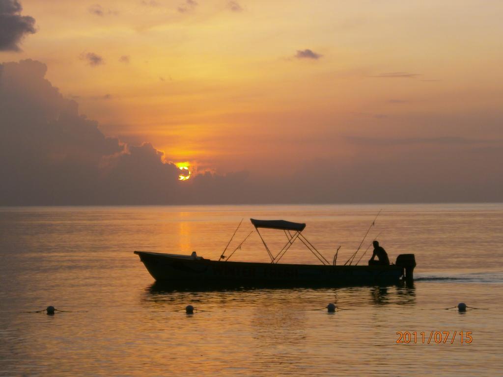 Coral Seas Beach Negril Exterior photo