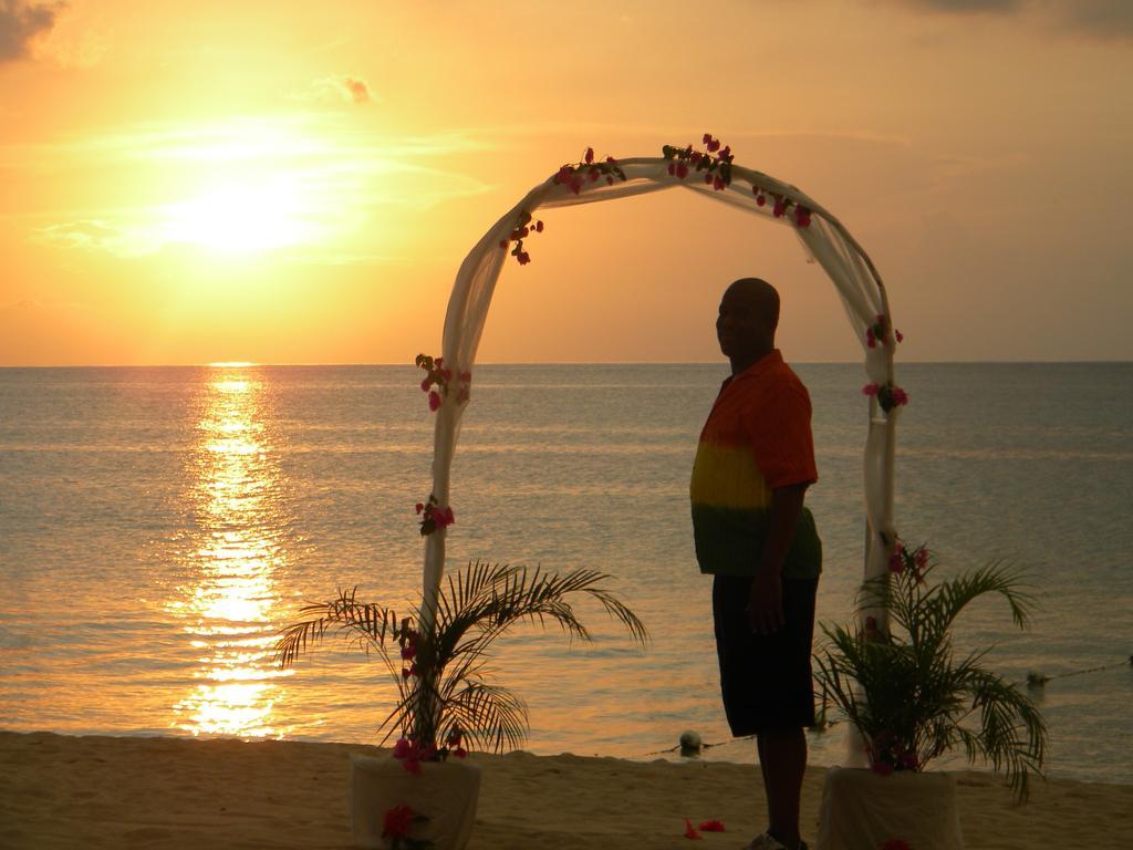 Coral Seas Beach Negril Exterior photo